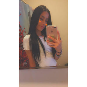 Meet your Posher, Cristal